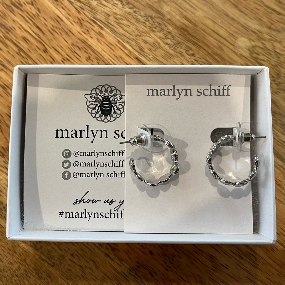 Marlyn Schiff NWT Earrings Hoop in Silver with box